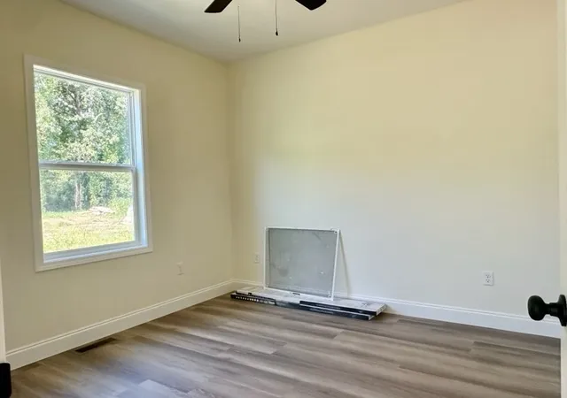 Photo 2 of Single family home for sale at 620 Gracie St, Livingston, TN 38570 | MLS# 3593148 | Listing updated on 2026-09-16