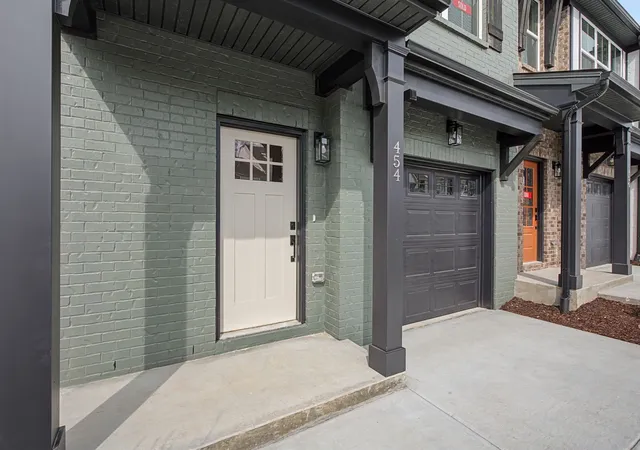 Photo 2 of Townhouse for sale at 163 Rothwood Pvt Dr, Hendersonville, TN 37075 | MLS# 3593162 | Listing updated on 2026-09-16