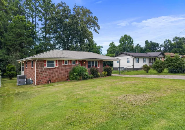Photo 3 of Single family home for sale at 26 Stovall St, Fort Oglethorpe, GA 30742 | MLS# 3593176 | Listing updated on 2026-09-16