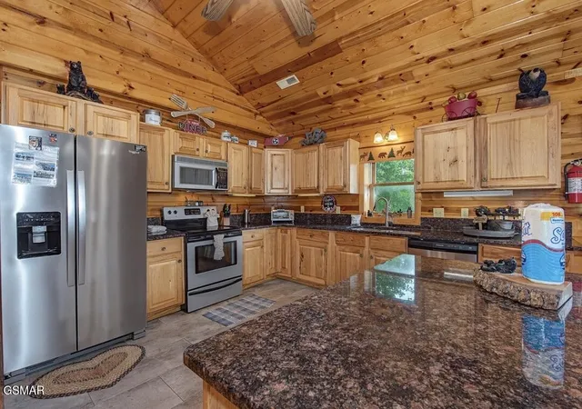 Photo 2 of Single family home for sale at 3424 Sugar Camp Cir, Sevierville, TN 37862 | MLS# 3593184 | Listing updated on 2026-09-16