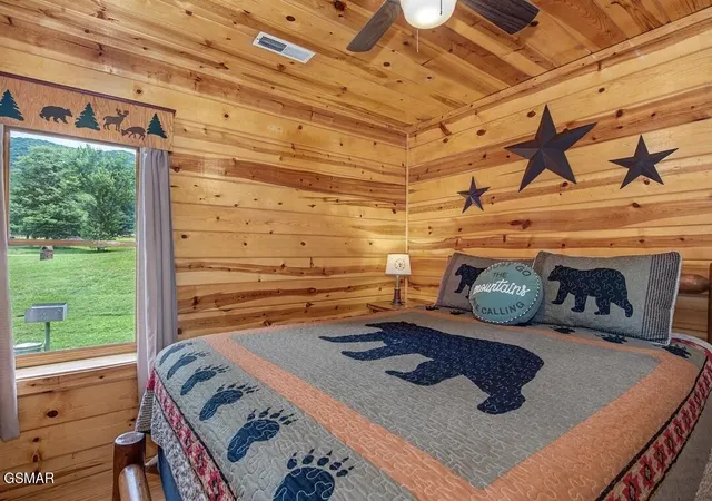 Photo 3 of Single family home for sale at 3424 Sugar Camp Cir, Sevierville, TN 37862 | MLS# 3593184 | Listing updated on 2026-09-16