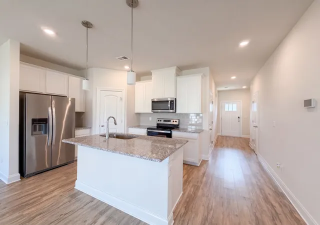 Photo 2 of Townhouse for sale at 952 Oak Ridge Ln, Columbia, TN 38401 | MLS# 3593196 | Listing updated on 2026-09-24