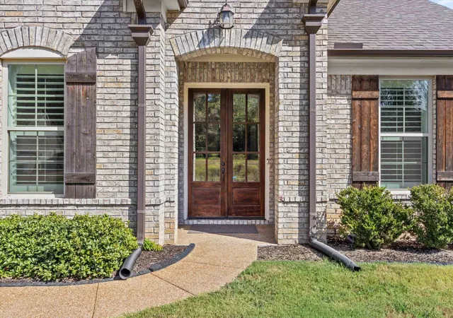 Photo 3 of Single family home for sale at 110 Laurel Glen Dr, Oakland, TN 38060 | MLS# 3593284 | Listing updated on 2026-09-17