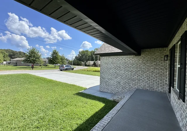 Photo 3 of Single family home for sale at 150 Sundance Dr, Lawrenceburg, TN 38464 | MLS# 3593300 | Listing updated on 2026-09-17
