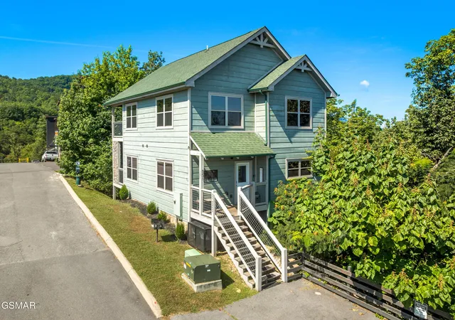 Photo 1 of Single family home for sale at 851 Osprey Way, Pigeon Forge, TN 37863 | MLS# 3593321 | Listing updated on 2026-10-06