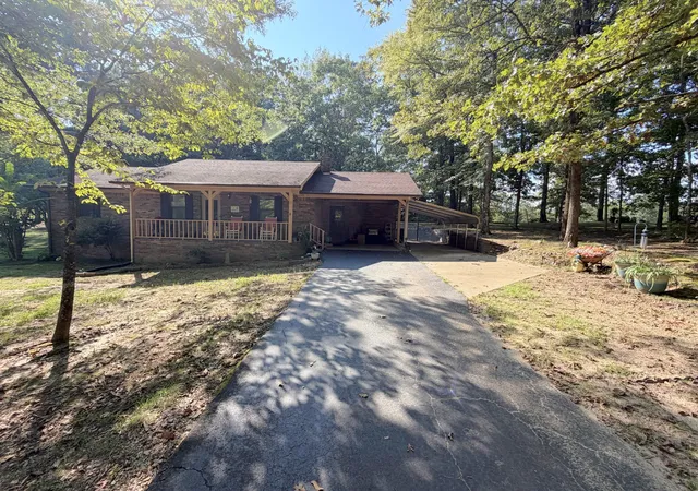 Photo 3 of Single family home for sale at 1110 Highway 218 Byp, Paris, TN 38242 | MLS# 3593334 | Listing updated on 2026-10-06