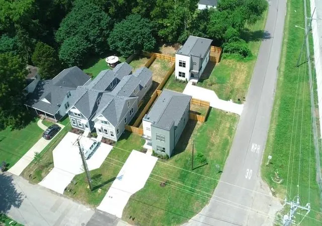 Photo 2 of Single family home for sale at 413 Eastboro Dr, Nashville, TN 37209 | MLS# 3593597 | Listing updated on 2026-09-17