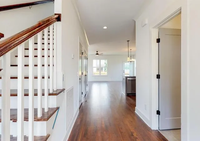 Photo 3 of Single family home for sale at 413 Eastboro Dr, Nashville, TN 37209 | MLS# 3593597 | Listing updated on 2026-09-17