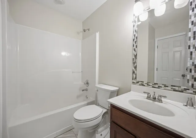 Photo 4 of Single family home for sale at 2489 Hattington Dr, Clarksville, TN 37042 | MLS# 3594230 | Listing updated on 2026-09-18