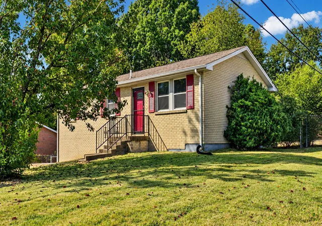 Photo 3 of Single family home for sale at 443 Appleton Dr, Clarksville, TN 37042 | MLS# 3593596 | Listing updated on 2026-09-19