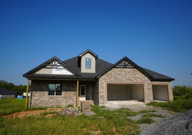 Photo 1 of Single family home for sale at 70 Wofford Ests, Clarksville, TN 37040 | MLS# 3593593 | Listing updated on 2026-09-17