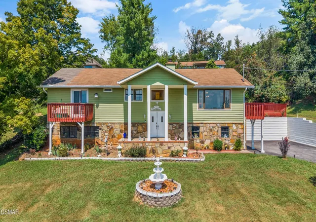 Single family home for sale at 378 White Oak Cir, Kodak, TN 37764 | MLS# 3593610