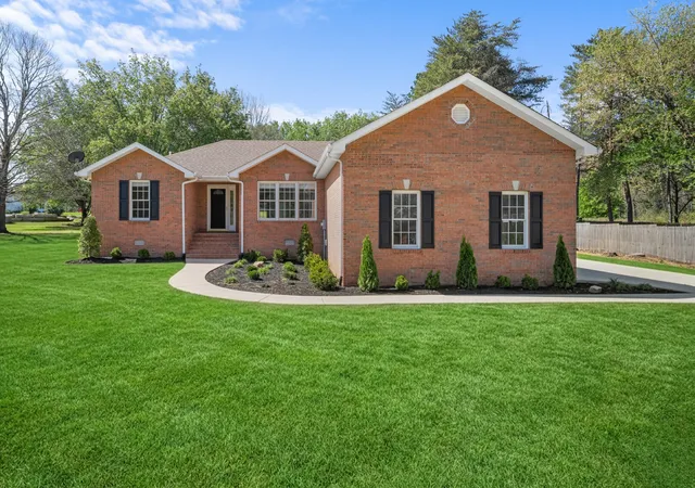 Photo 2 of Single family home for sale at 74 Maple Dr, Winchester, TN 37398 | MLS# 3593624 | Listing updated on 2026-09-17