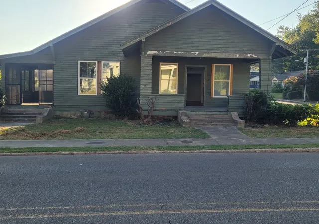 Photo 1 of Single family home for sale at 307 Sampson Ave N, Dyersburg, TN 38024 | MLS# 3593752 | Listing updated on 2026-10-04