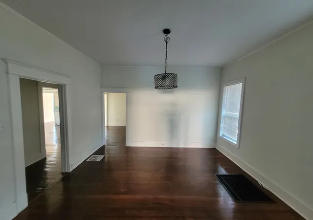 Photo 3 of Single family home for sale at 307 Sampson Ave N, Dyersburg, TN 38024 | MLS# 3593752 | Listing updated on 2026-10-04
