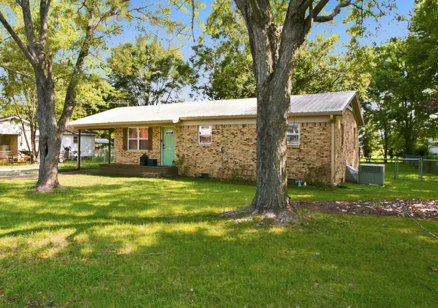 Photo 3 of Single family home for sale at 135 Glover St, Atwood, TN 38220 | MLS# 3593707 | Listing updated on 2026-09-24