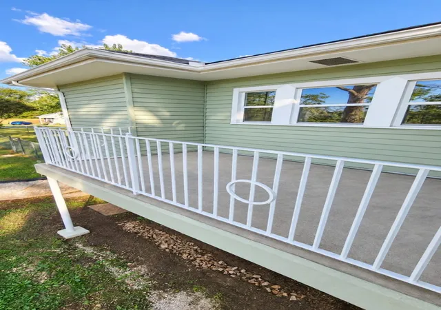 Photo 3 of Single family home for sale at 617 Cumberland St E, Cowan, TN 37318 | MLS# 3593901 | Listing updated on 2026-09-17