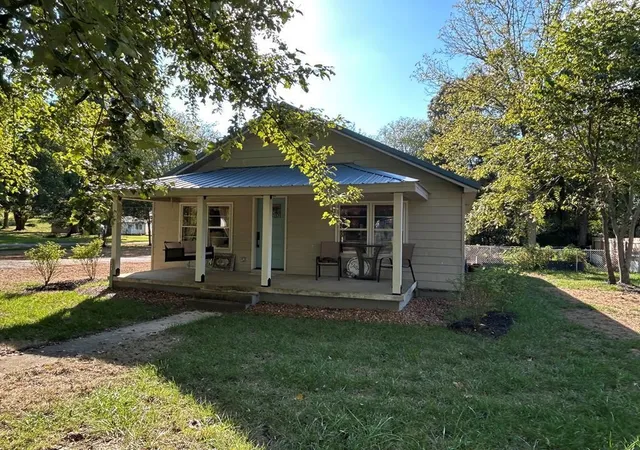 Photo 2 of Single family home for sale at 121 2nd Street, Big Sandy, TN 38221 | MLS# 3593734 | Listing updated on 2026-09-17
