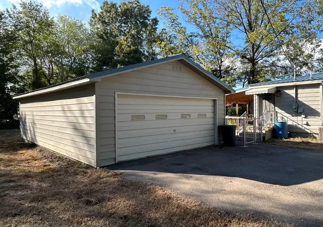 Photo 4 of Single family home for sale at 121 2nd Street, Big Sandy, TN 38221 | MLS# 3593734 | Listing updated on 2026-09-17