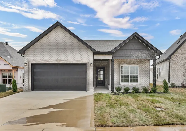 Photo 1 of Sale Pending at 913 Inverness Ln, Clarksville, TN 37043 | MLS# 3593769 | Listing updated on 2026-09-17