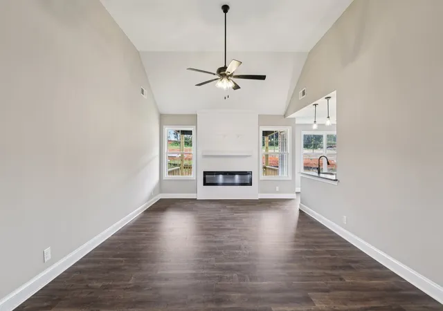 Photo 4 of Single family home for sale at 376 Hereford Farms, Clarksville, TN 37043 | MLS# 3593801 | Listing updated on 2026-09-25
