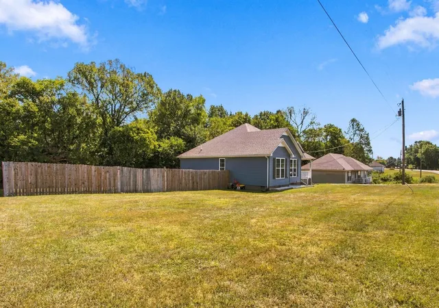 Photo 3 of Single family home for sale at 2337 Franklin Hayes Rd, Pulaski, TN 38478 | MLS# 3593821 | Listing updated on 2026-09-17