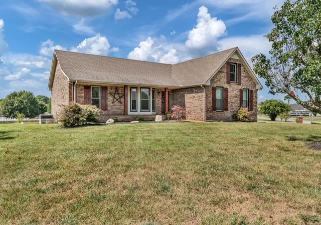 Photo 3 of Single family home for sale at 3656 Fieldstone Dr, Clarksville, TN 37040 | MLS# 3593818 | Listing updated on 2026-09-17