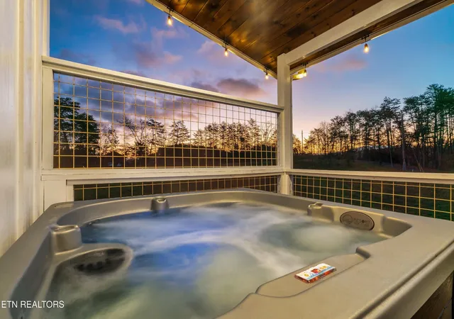 Photo 3 of Single family home for sale at 1121 Levi Glenn Ct, Sevierville, TN 37862 | MLS# 3593815 | Listing updated on 2026-09-17