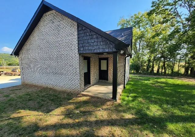 Photo 3 of Single family home for sale at 215 Scenic Ln, Hartsville, TN 37074 | MLS# 3593832 | Listing updated on 2026-09-17