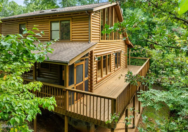Photo 2 of Single family home for sale at 3839 Saddle Brk Way, Sevierville, TN 37862 | MLS# 3593869 | Listing updated on 2026-09-18