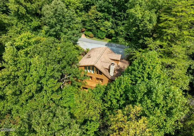 Photo 3 of Single family home for sale at 3839 Saddle Brk Way, Sevierville, TN 37862 | MLS# 3593869 | Listing updated on 2026-09-18