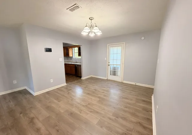 Photo 3 of Single family home for sale at 1182 Max Ct, Oak Grove, KY 42262 | MLS# 3593923 | Listing updated on 2026-09-17