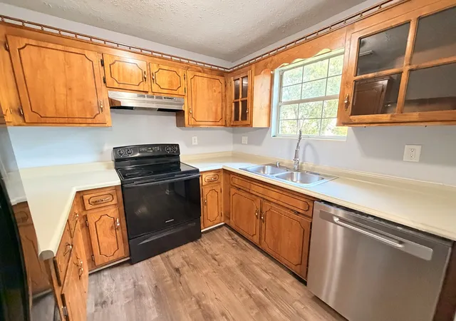 Photo 4 of Single family home for sale at 1182 Max Ct, Oak Grove, KY 42262 | MLS# 3593923 | Listing updated on 2026-09-17