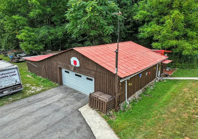Photo 3 of Single family home for sale at 3119 Tyree Springs Rd, Hendersonville, TN 37075 | MLS# 3594044 | Listing updated on 2026-09-17