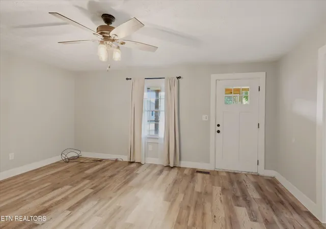 Photo 4 of Single family home for sale at 500 Monroe St, Madisonville, TN 37354 | MLS# 3593934 | Listing updated on 2026-09-22