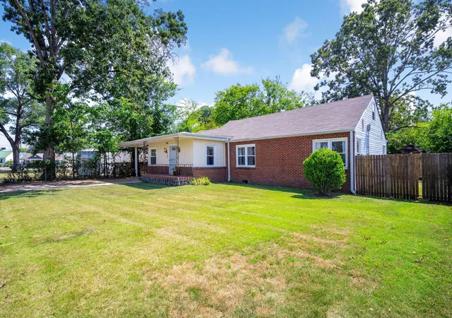 Photo 3 of Single family home for sale at 6106 Marietta Ave, Chattanooga, TN 37412 | MLS# 3593946 | Listing updated on 2026-10-01