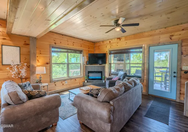 Photo 4 of Single family home for sale at 242 Lily Jo Way, Sevierville, TN 37876 | MLS# 3593956 | Listing updated on 2026-10-18
