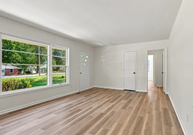 Photo 2 of Single family home for sale at 207 Sunset Dr, Tullahoma, TN 37388 | MLS# 3594053 | Listing updated on 2026-09-17