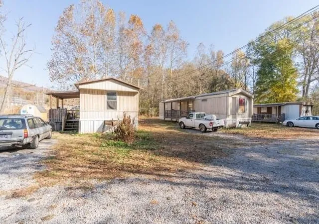 Photo 3 of Multi family home for sale at 434 N Pine St, Whitwell, TN 37397 | MLS# 3593993 | Listing updated on 2026-09-17