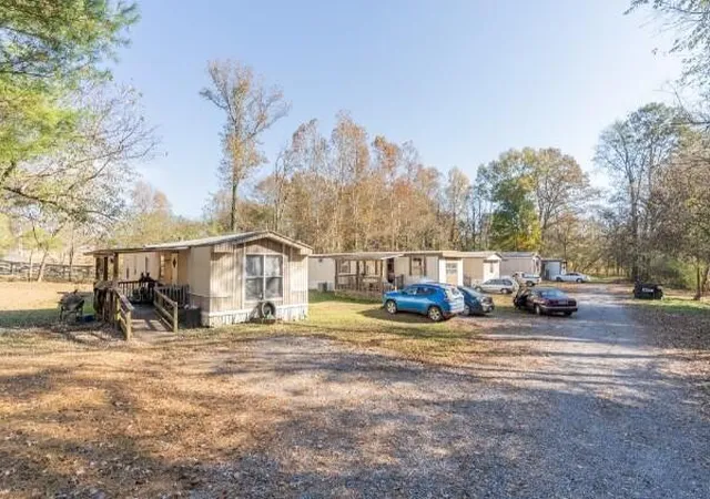 Listing Photo 4 - Condo for sale in building located at 434 N Pine St, Whitwell, TN 37397