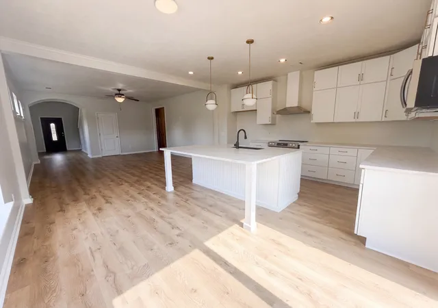 Photo 1 of Single family home for sale at 100 Trenton Ln, Hendersonville, TN 37075 | MLS# 3594033 | Listing updated on 2026-09-17