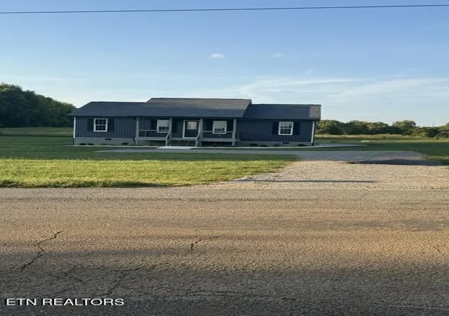 Photo 1 of Single family home for sale at 182 County Rd 323, Sweetwater, TN 37874 | MLS# 3594073 | Listing updated on 2026-09-17