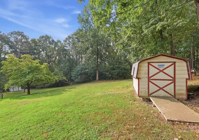 Photo 3 of Single family home for sale at 1333 Fernwood Dr, La Fayette, GA 30728 | MLS# 3594092 | Listing updated on 2026-10-01