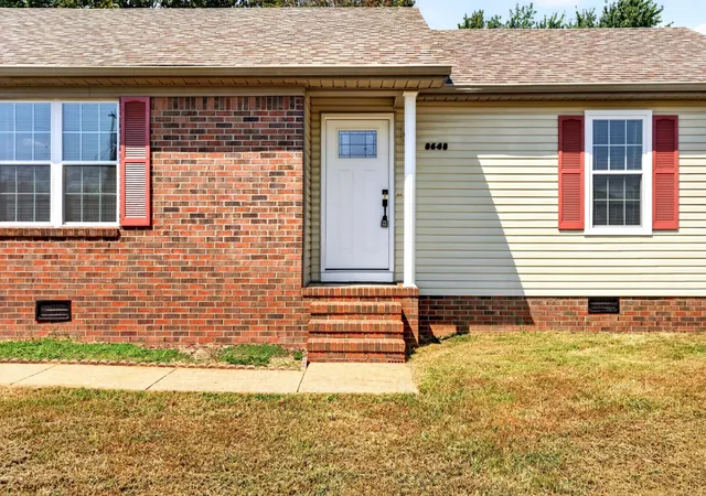 Photo 2 of Single family home for sale at 8648 Swale Ct, Oak Grove, KY 42262 | MLS# 3594120 | Listing updated on 2026-09-24