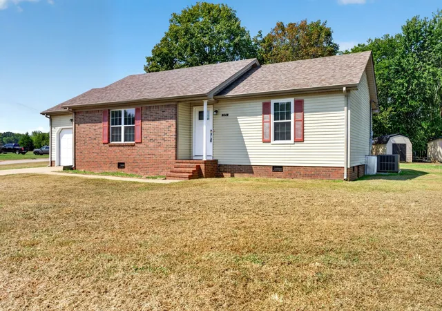 Photo 3 of Single family home for sale at 8648 Swale Ct, Oak Grove, KY 42262 | MLS# 3594120 | Listing updated on 2026-09-24
