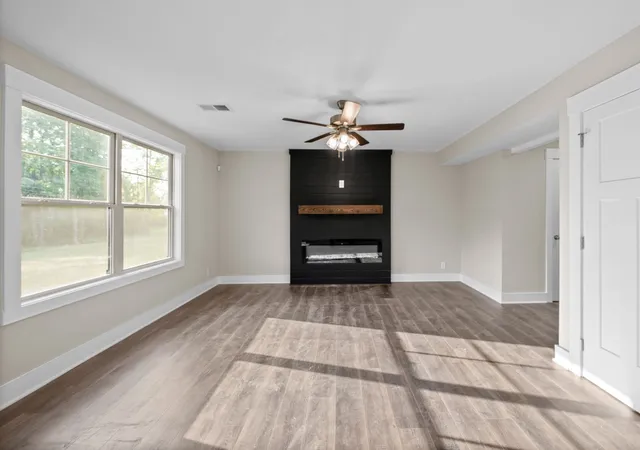 Photo 4 of Single family home for sale at 356 Hereford Farms, Clarksville, TN 37043 | MLS# 3594372 | Listing updated on 2026-09-18