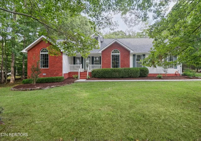 Photo 3 of Single family home for sale at 1152 Forest Dr, Crossville, TN 38555 | MLS# 3594355 | Listing updated on 2026-09-18