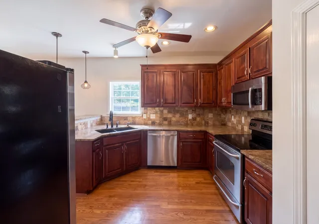 Photo 2 of Single family home for sale at 3017 Farmville Cir, Spring Hill, TN 37174 | MLS# 3594385 | Listing updated on 2026-09-18