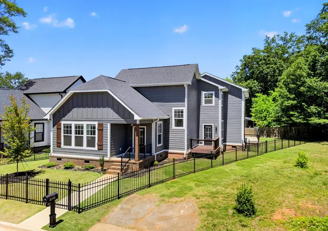 Photo 2 of Sale Pending at 204a Wilkins St, Greenville, SC 29605 | MLS# SPN337904 | Listing updated on 2026-09-17