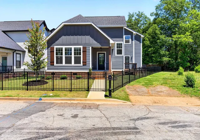 Photo 3 of Sale Pending at 204a Wilkins St, Greenville, SC 29605 | MLS# SPN337904 | Listing updated on 2026-09-17
